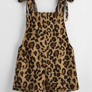 SHEIN Leopard Print Overall Shorts